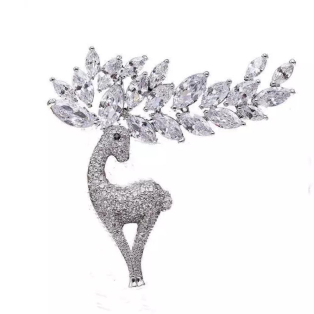 NWOT silver and crystal reindeer brooch
